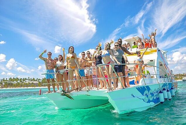 Fiesta en Catamarán – Navega, Baila y Disfruta Punta Cana